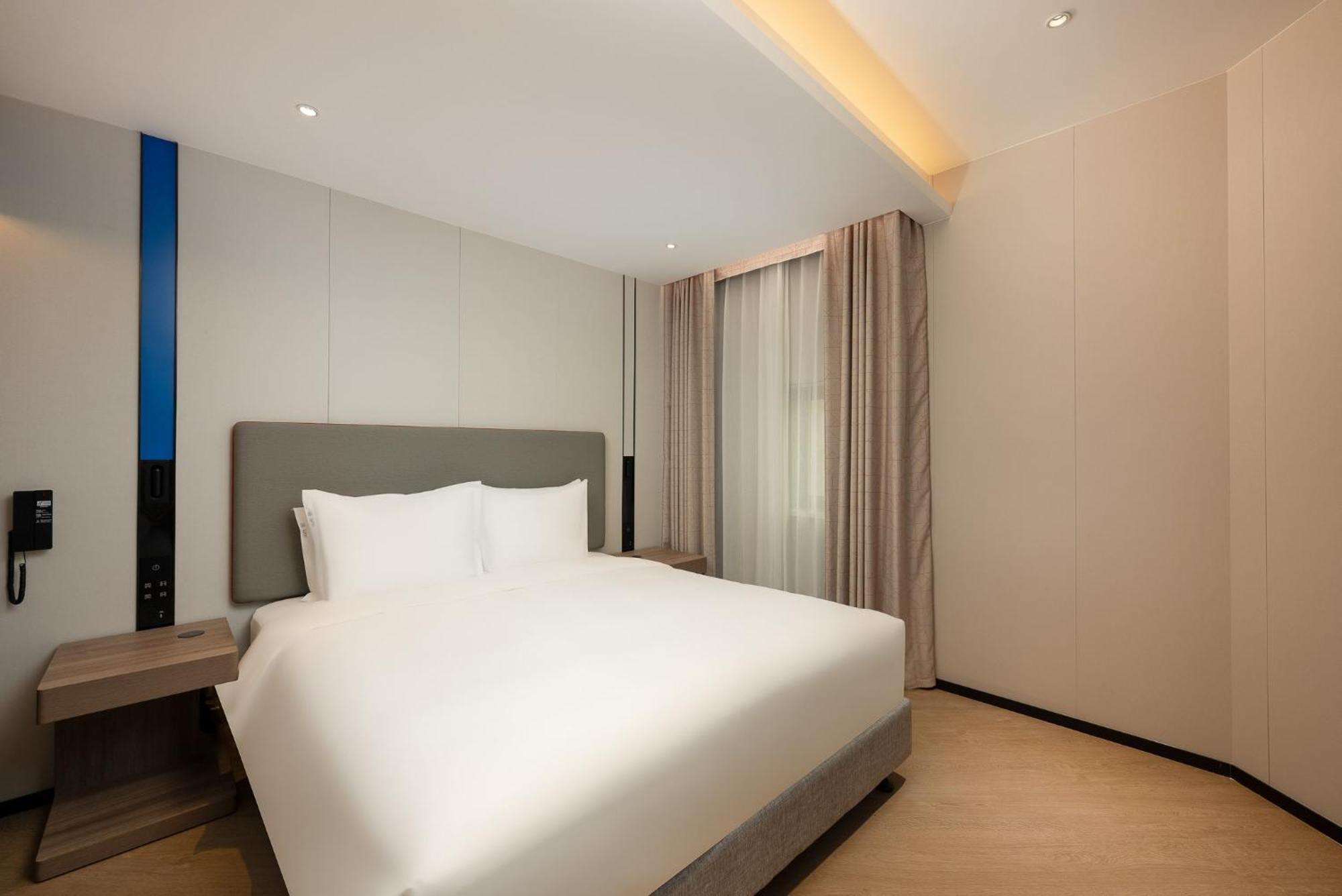 Holiday Inn Express Shanghai Jing'An Temple By Ihg Exterior foto